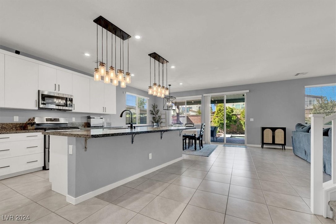 6817 Boulder View Street