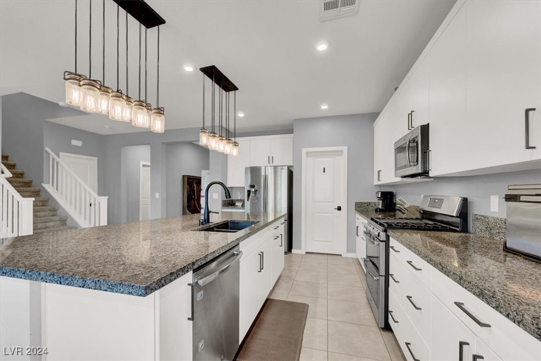 6817 Boulder View Street