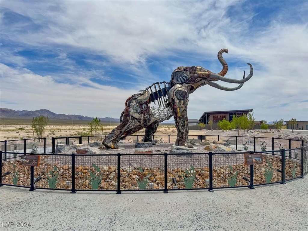 6817 Boulder View Street