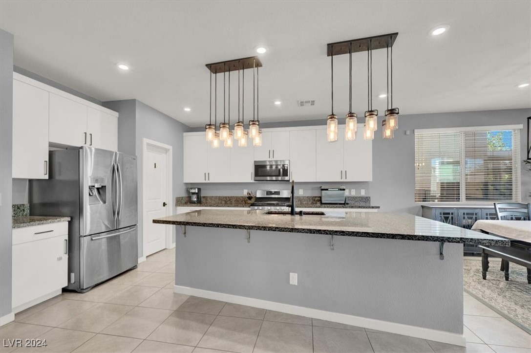 6817 Boulder View Street