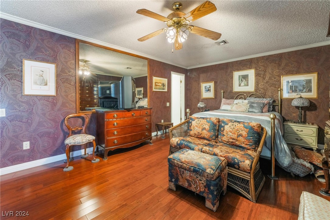 2510 East Saddle Avenue