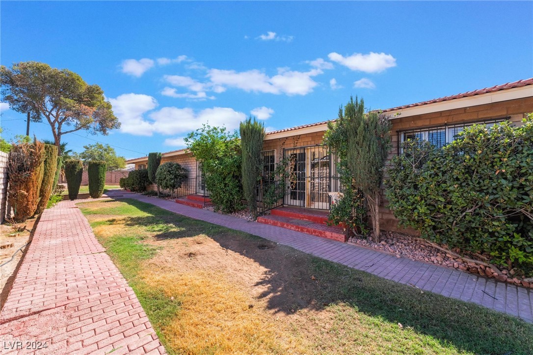 2510 East Saddle Avenue