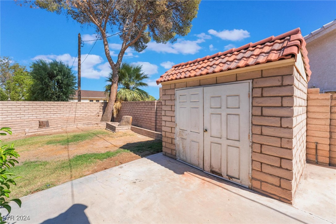 2510 East Saddle Avenue