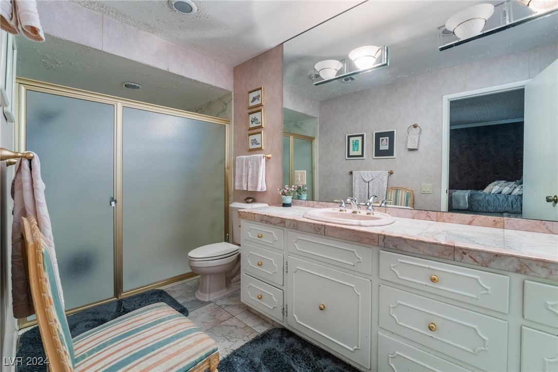 2510 East Saddle Avenue