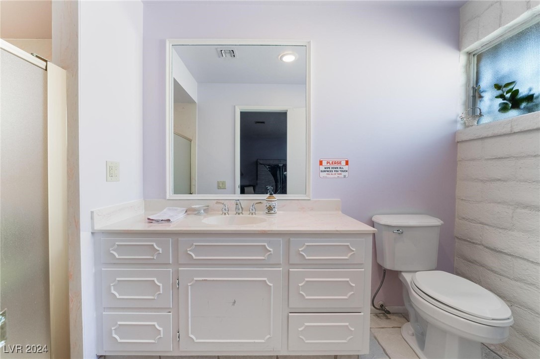 2510 East Saddle Avenue