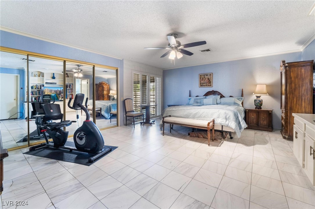 2510 East Saddle Avenue