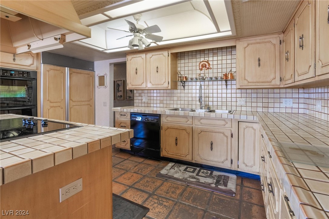 2510 East Saddle Avenue