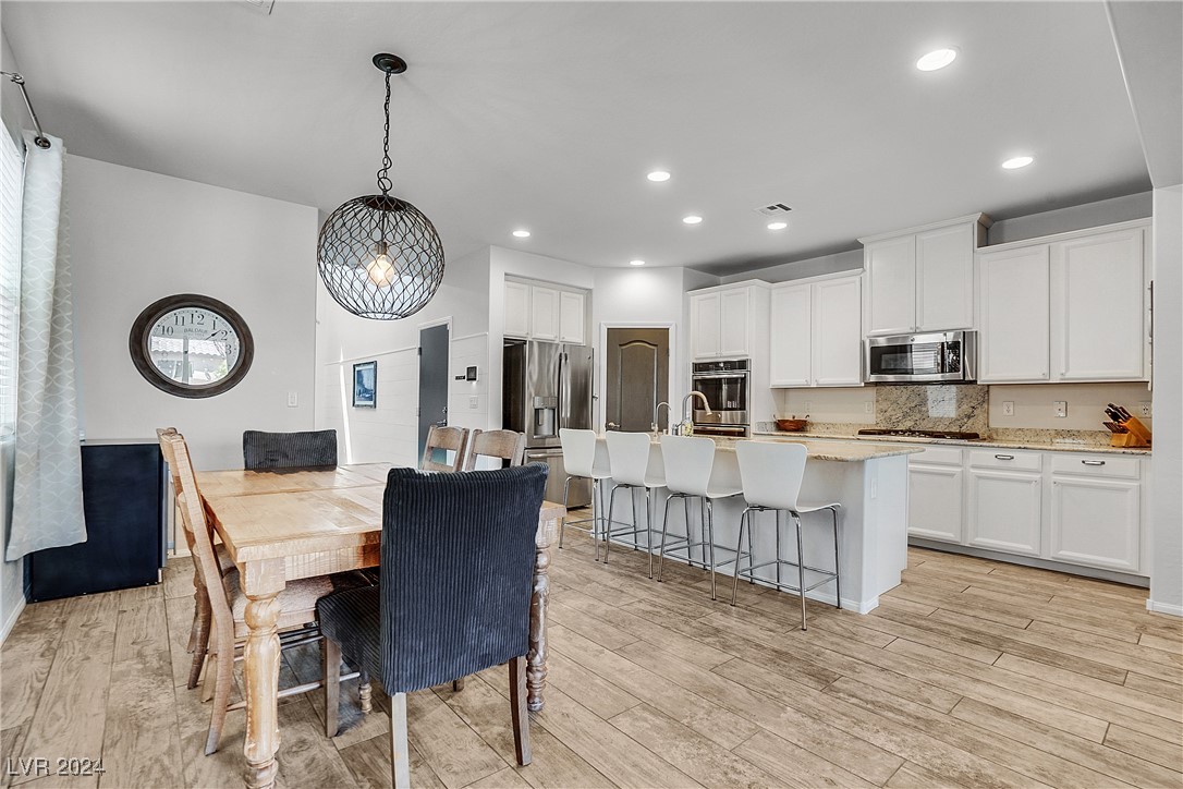 7556 Abby View Street