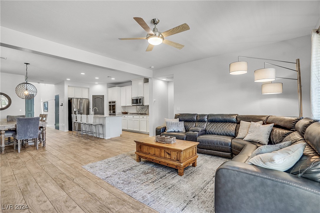 7556 Abby View Street