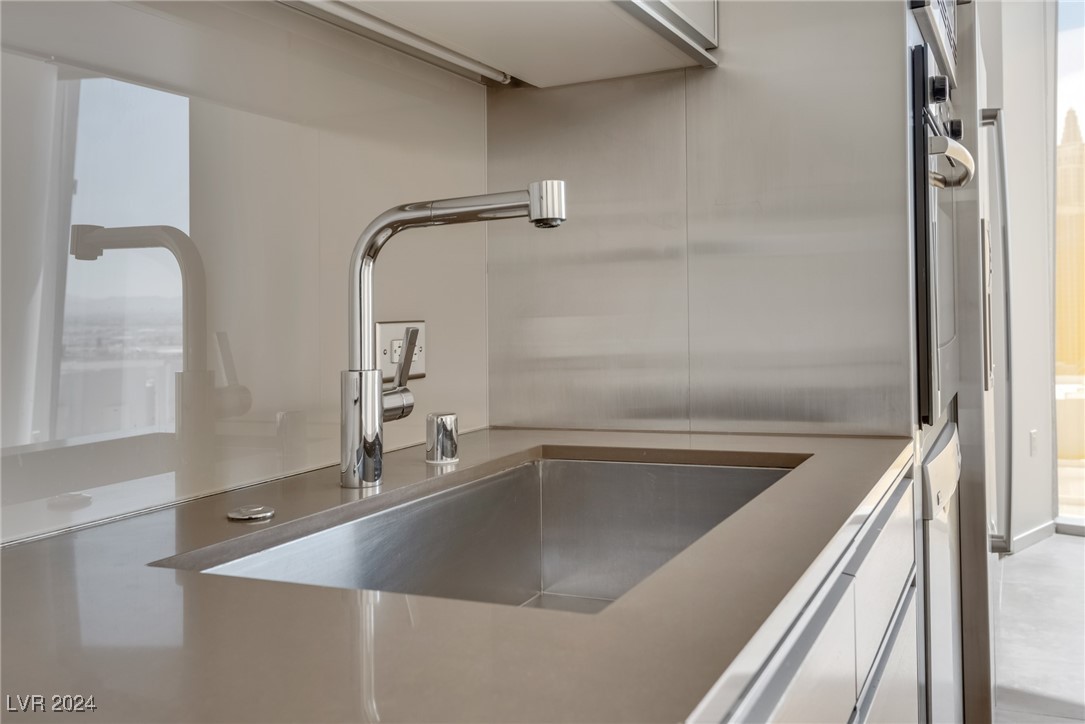 3726 Las Vegas Boulevard 1607