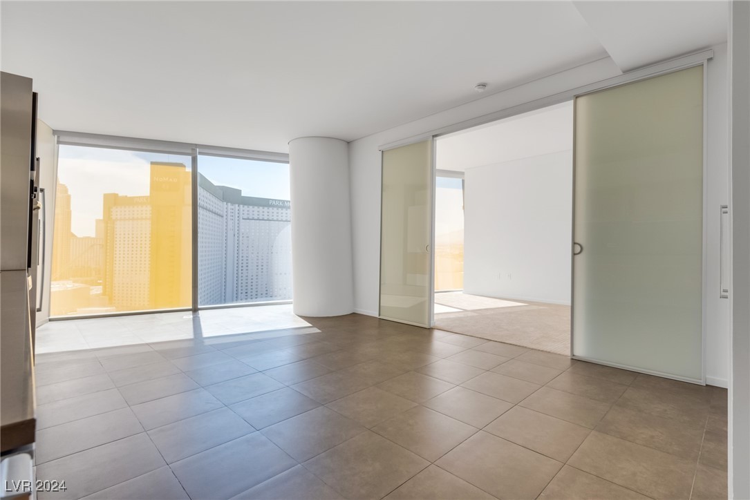 3726 Las Vegas Boulevard 1607