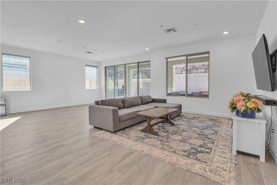 6473 Tavolara Street