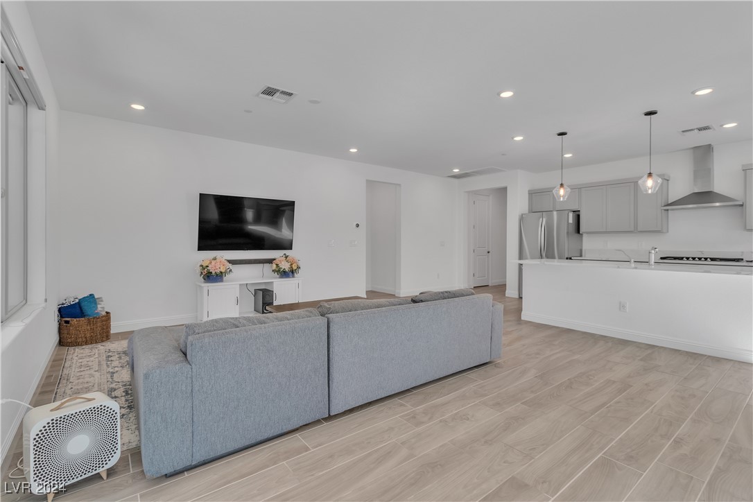 6473 Tavolara Street