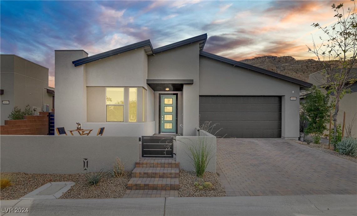 9689 Starlight Ridge Avenue