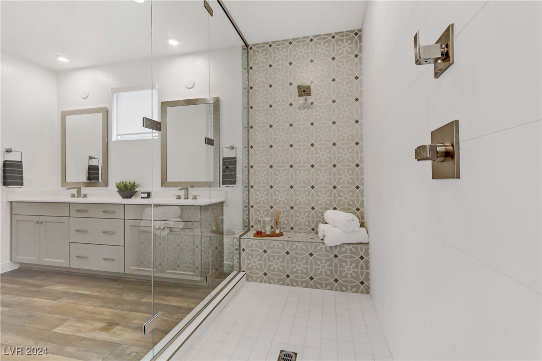 9689 Starlight Ridge Avenue