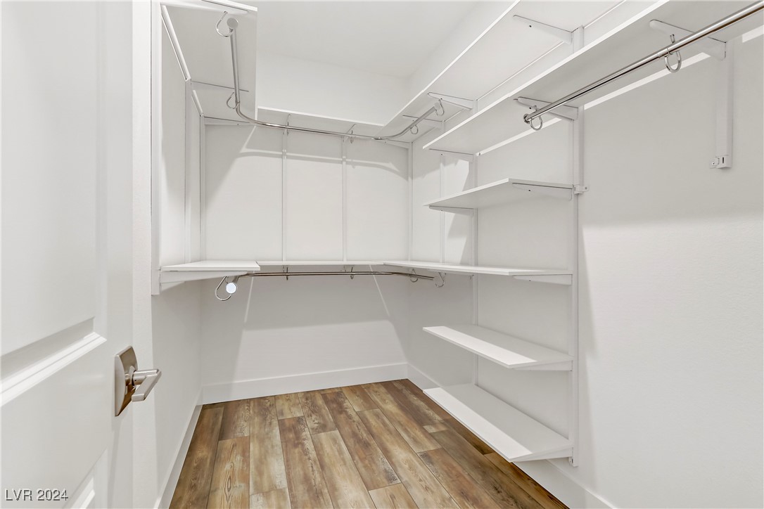 9689 Starlight Ridge Avenue