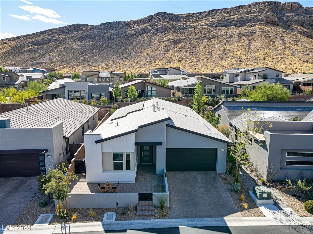 9689 Starlight Ridge Avenue