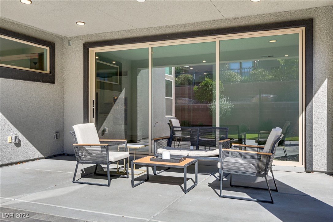 9689 Starlight Ridge Avenue