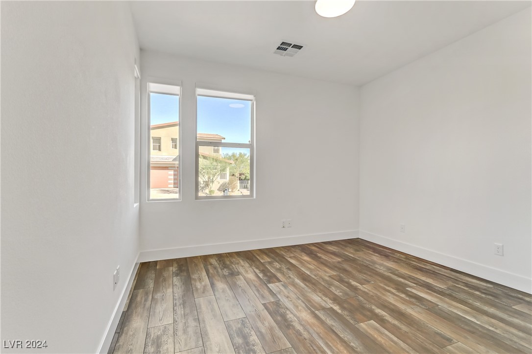 9689 Starlight Ridge Avenue