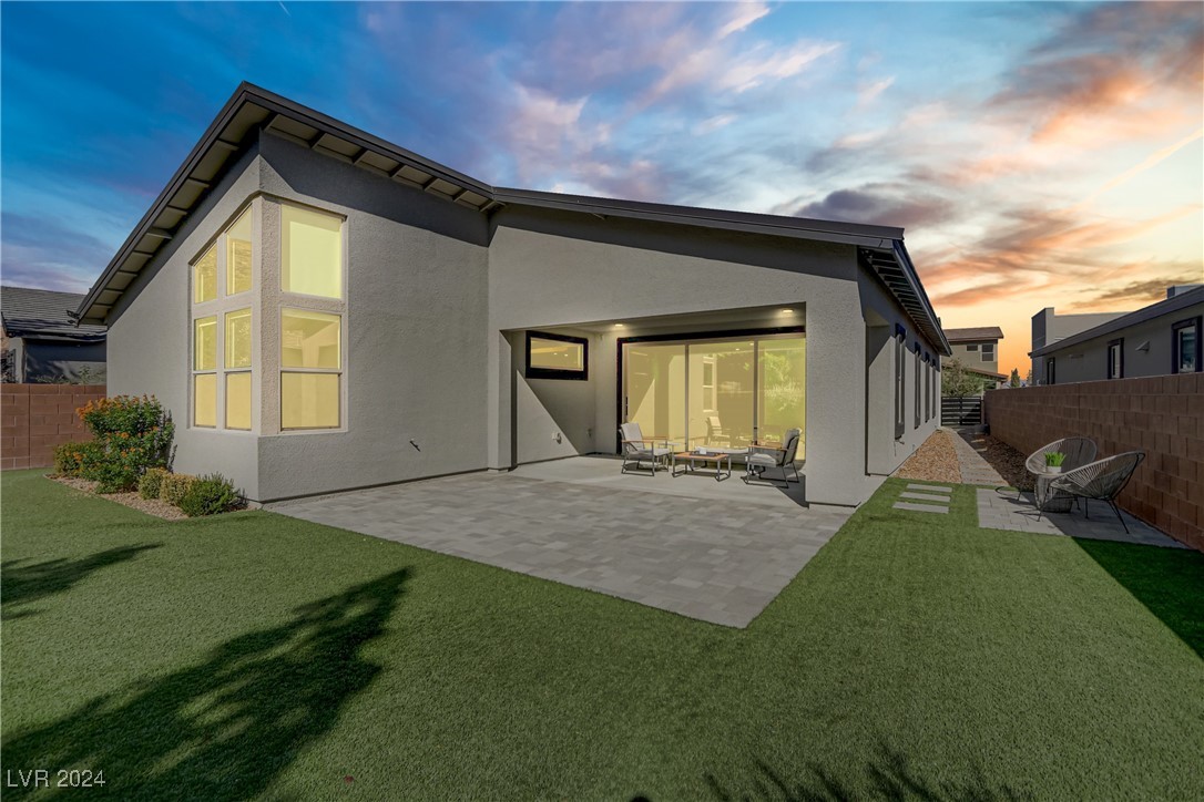 9689 Starlight Ridge Avenue