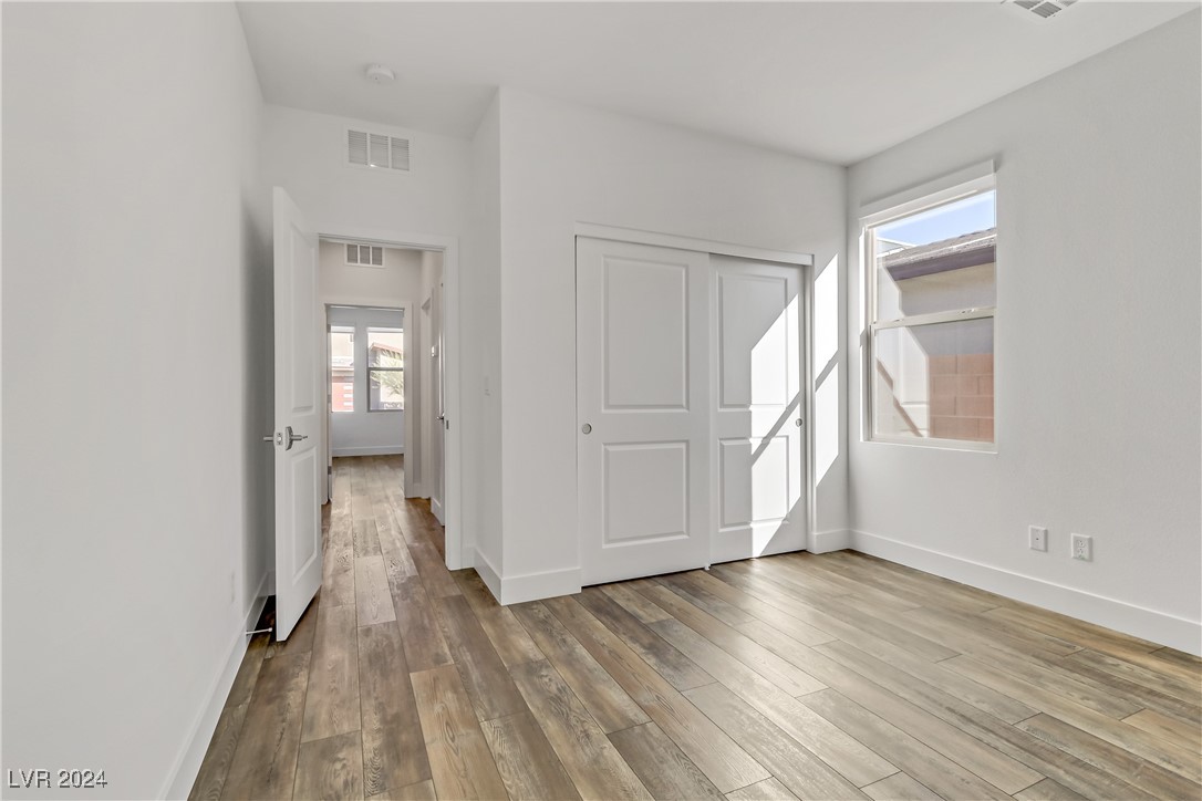 9689 Starlight Ridge Avenue