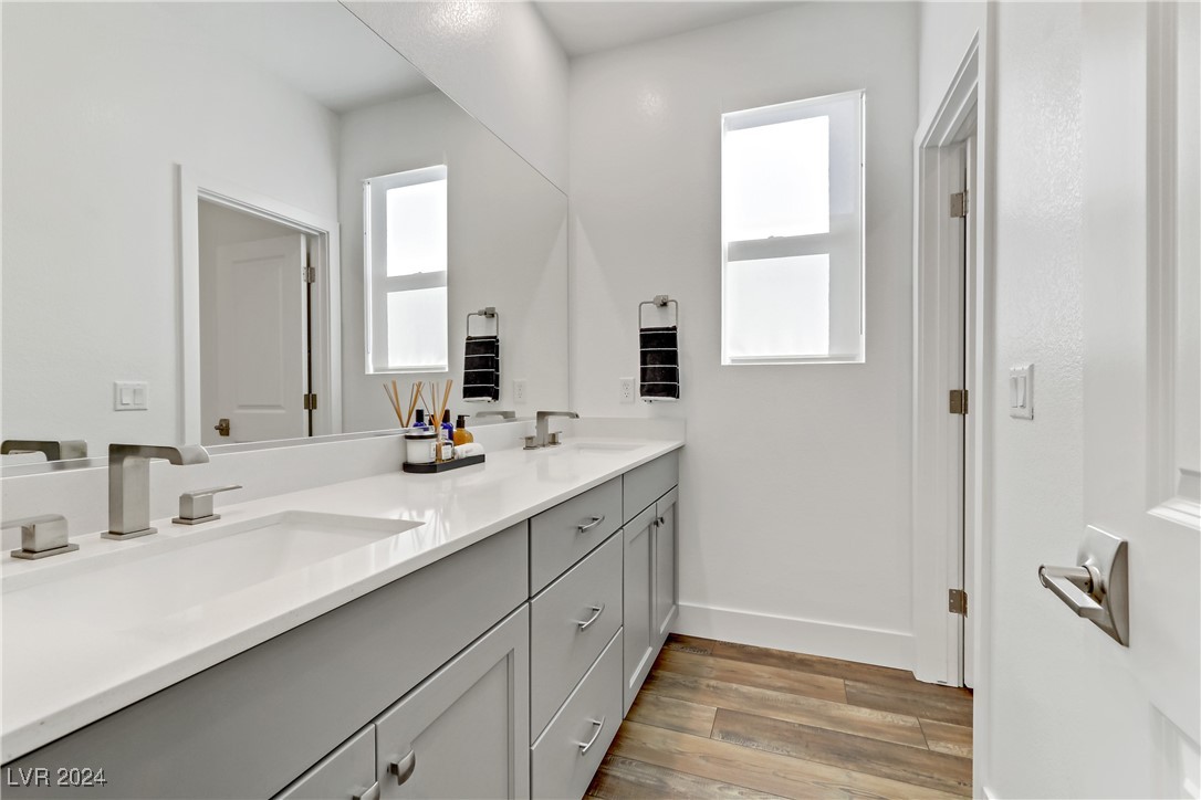 9689 Starlight Ridge Avenue