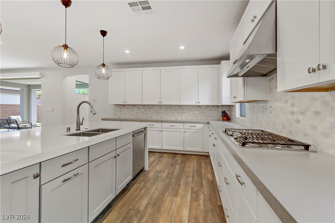 9689 Starlight Ridge Avenue