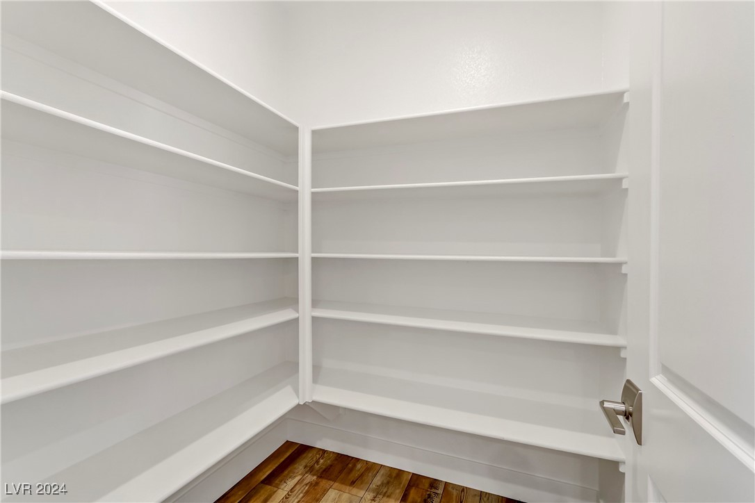 9689 Starlight Ridge Avenue