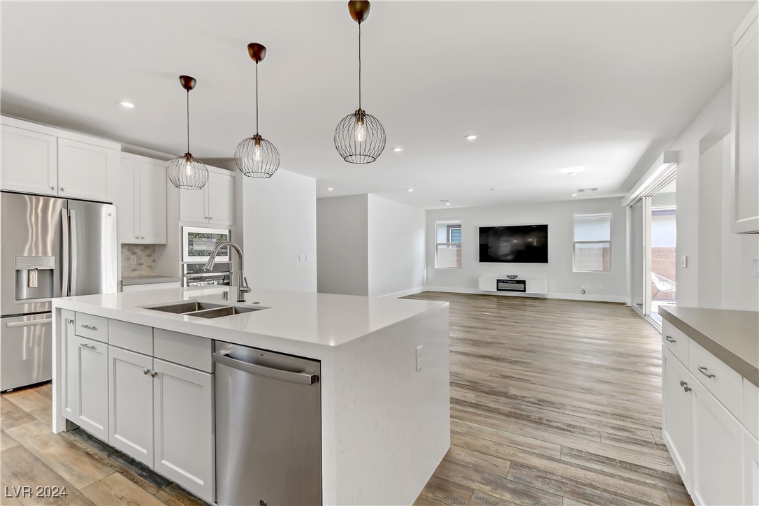 9689 Starlight Ridge Avenue