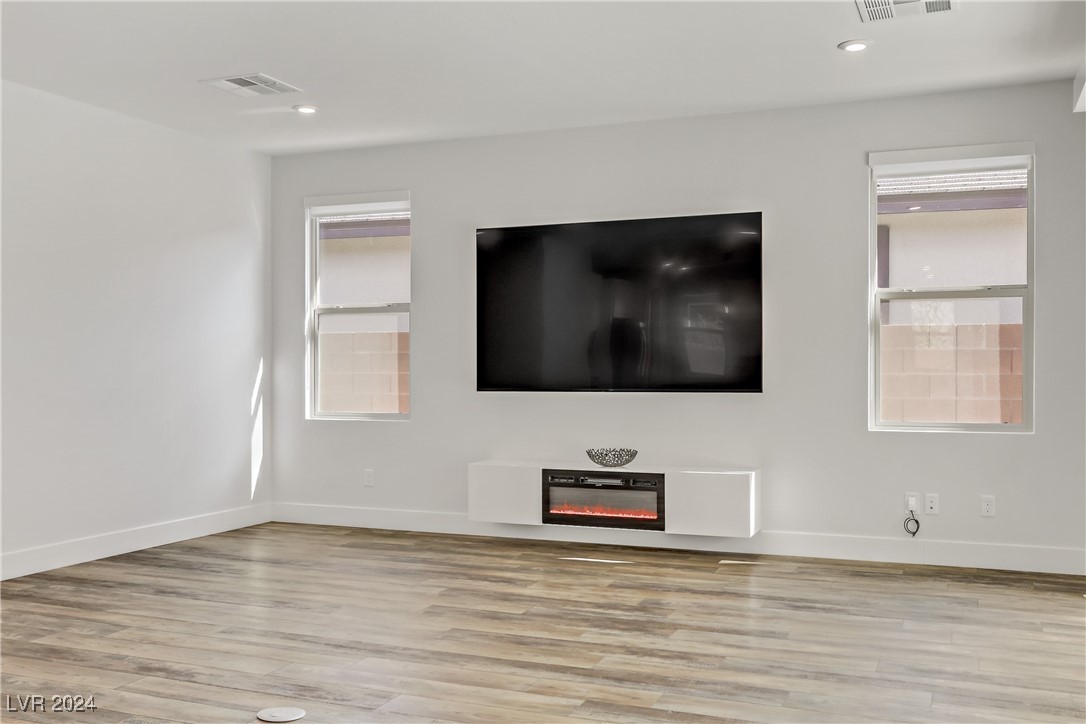 9689 Starlight Ridge Avenue