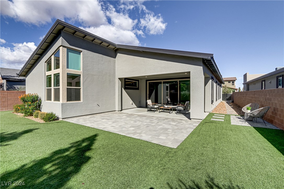 9689 Starlight Ridge Avenue