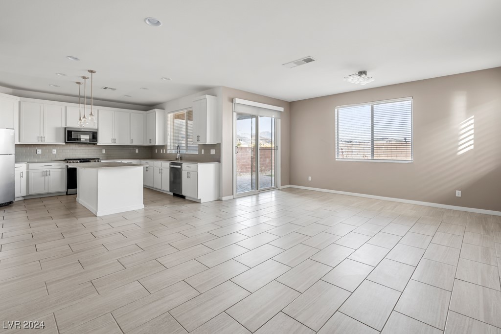 9764 Pyrite Mystery Avenue