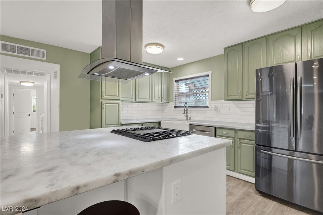 6290 Craigmont Avenue