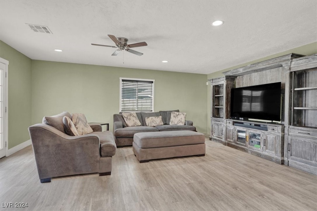 6290 Craigmont Avenue