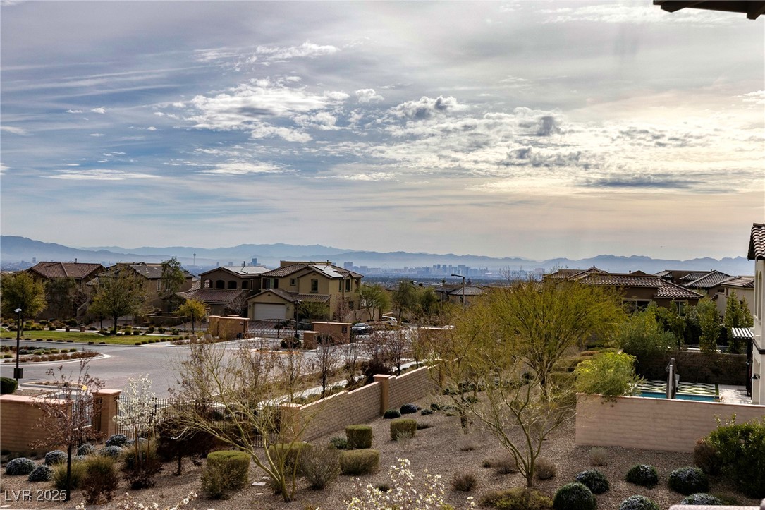 12002 Tramonto Avenue