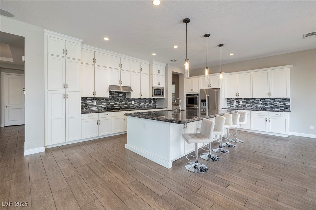 12002 Tramonto Avenue