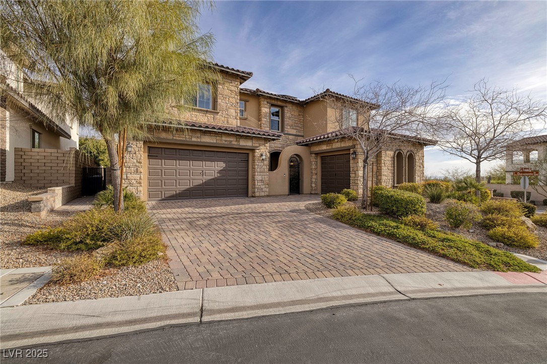 12002 Tramonto Avenue