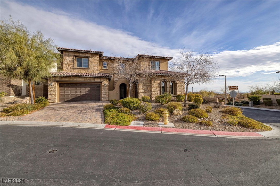 12002 Tramonto Avenue