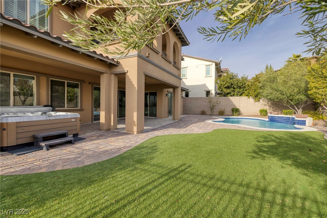 12002 Tramonto Avenue