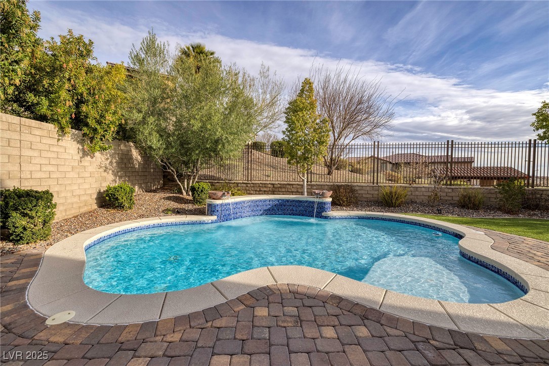 12002 Tramonto Avenue