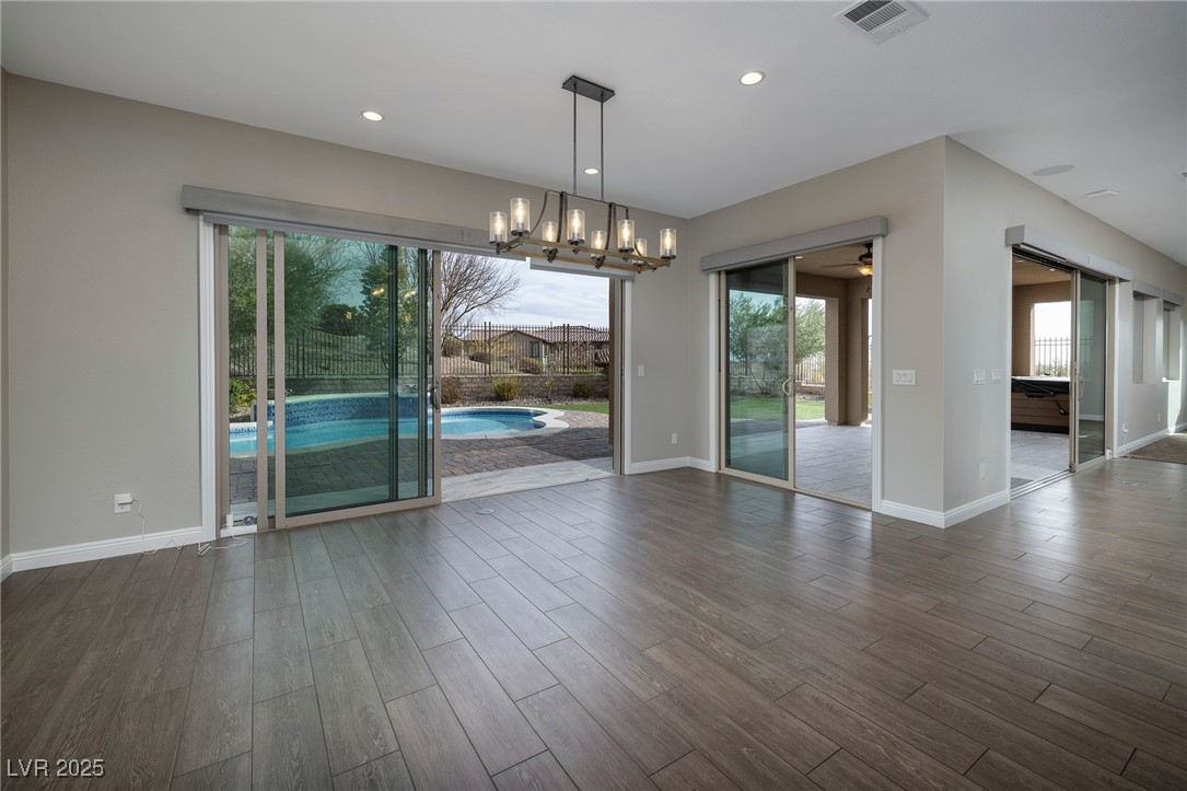 12002 Tramonto Avenue