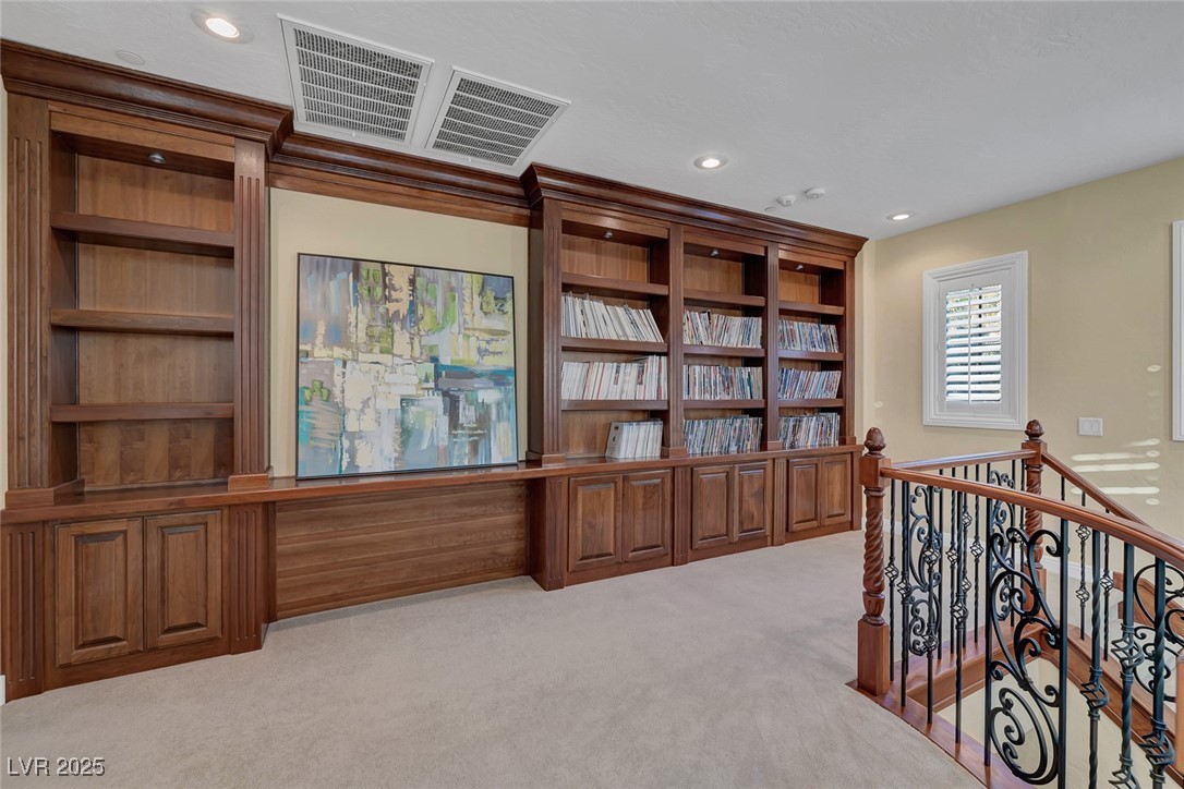 6 Caves Valley Court
