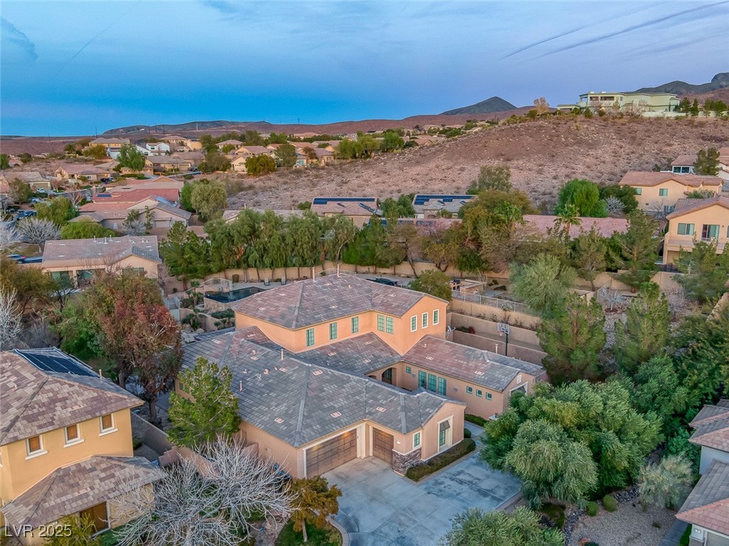 6 Caves Valley Court