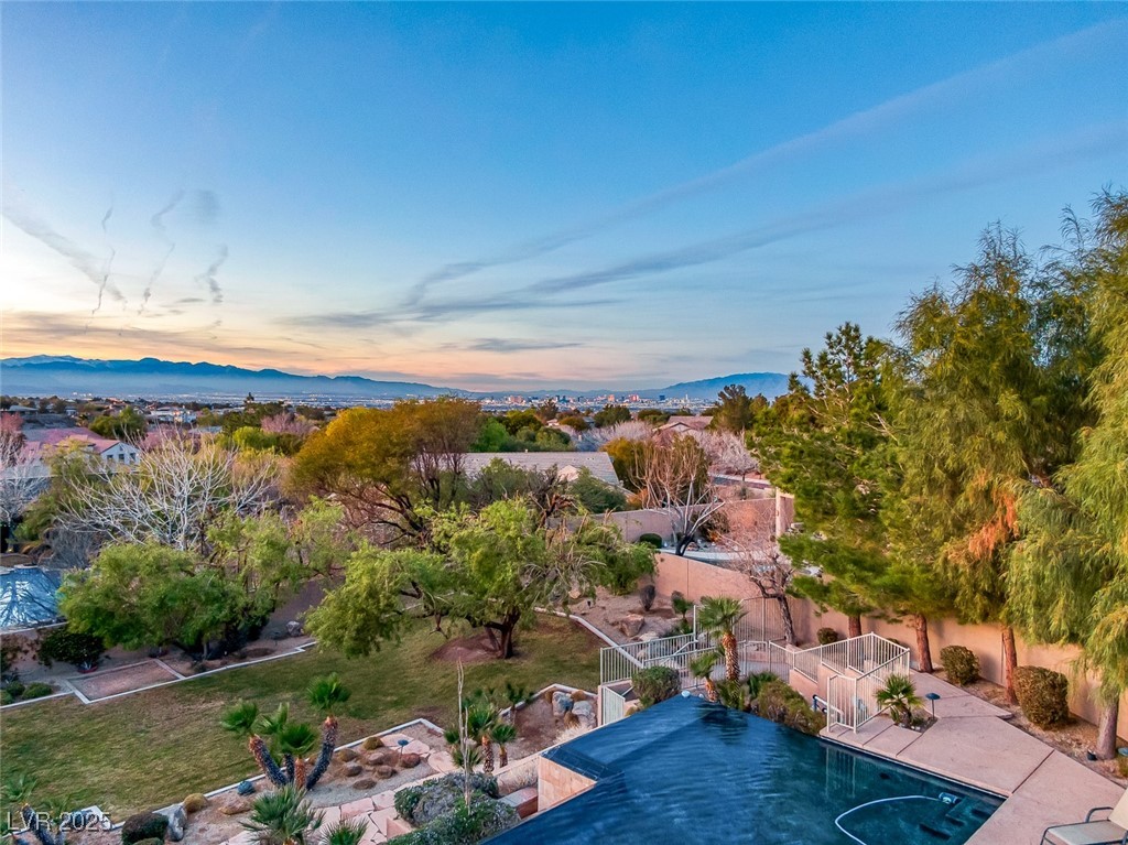 6 Caves Valley Court