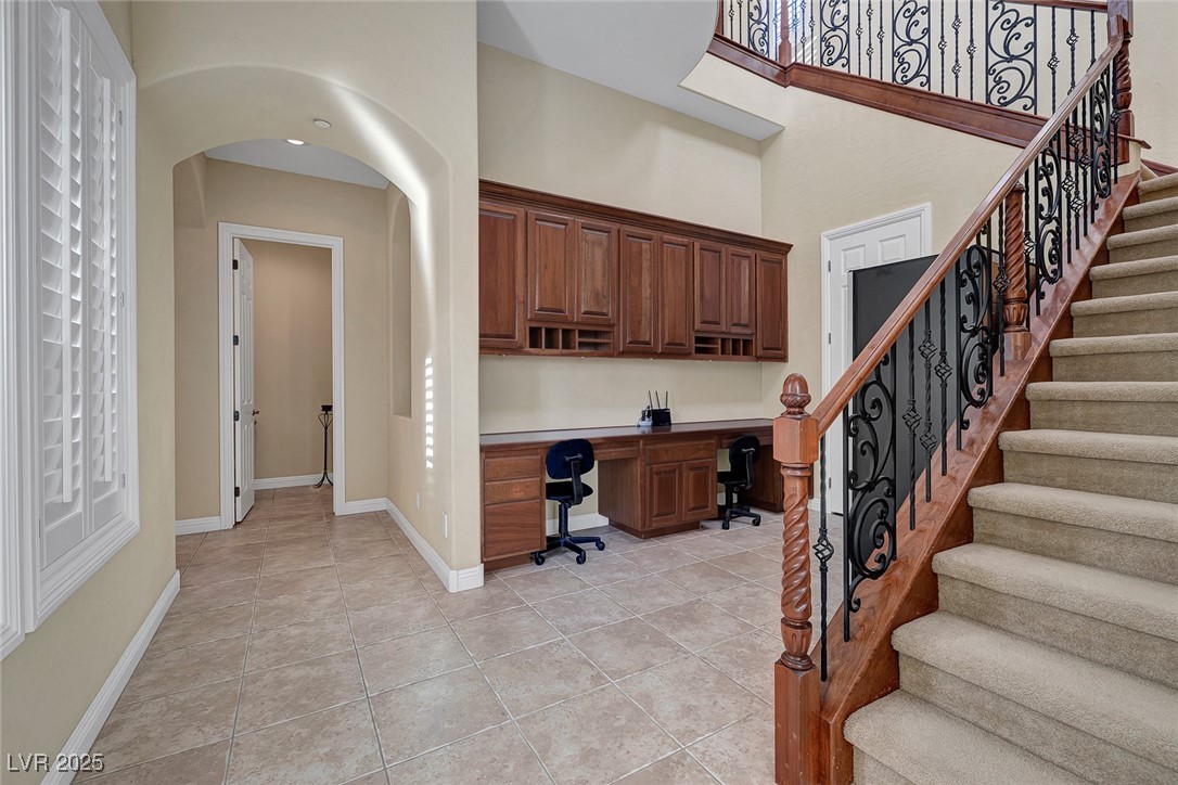 6 Caves Valley Court