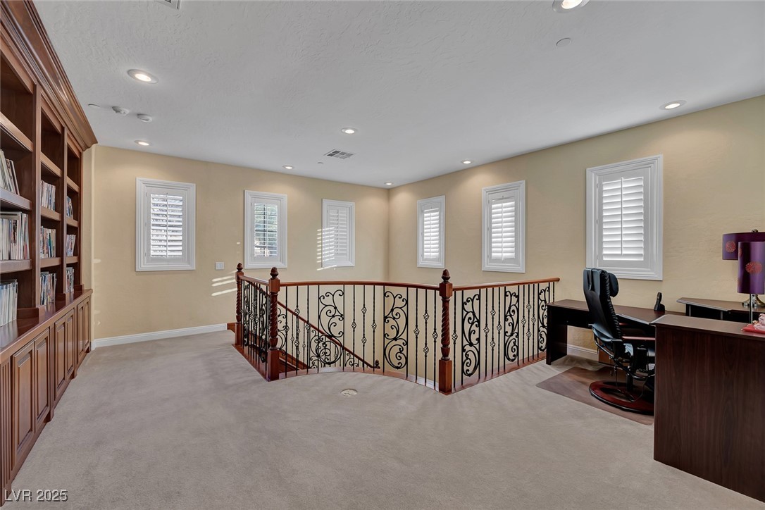 6 Caves Valley Court