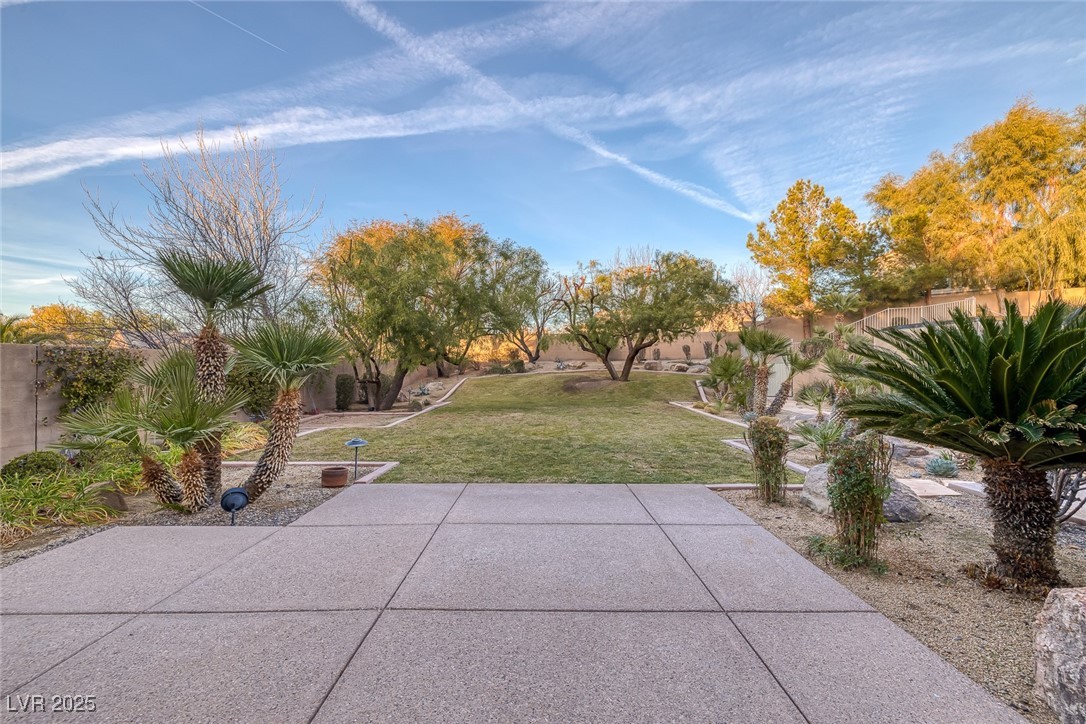 6 Caves Valley Court
