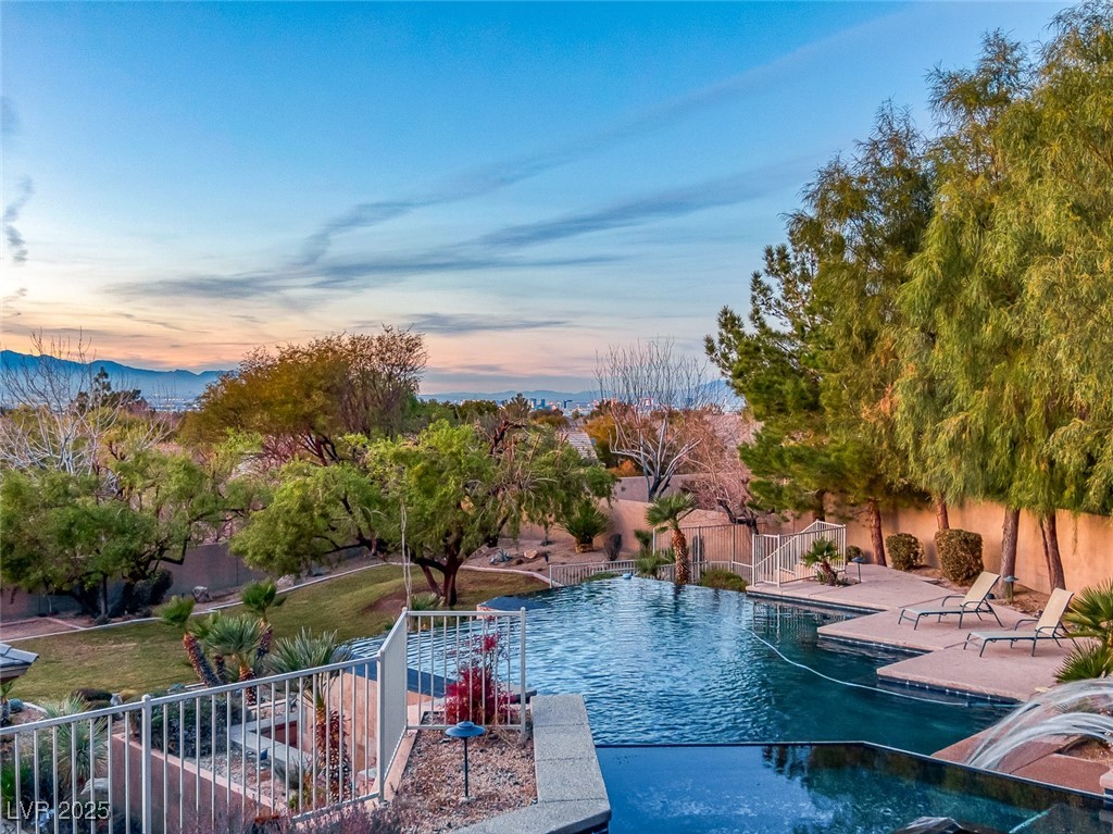 6 Caves Valley Court