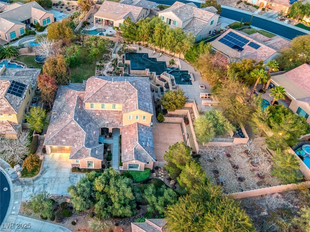 6 Caves Valley Court