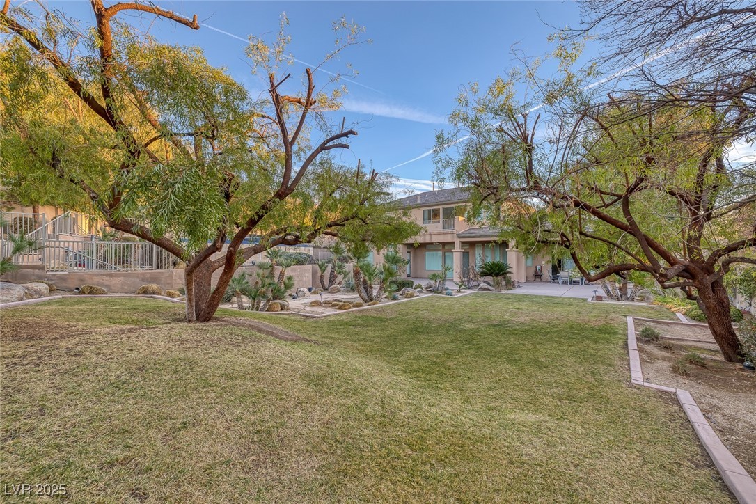 6 Caves Valley Court